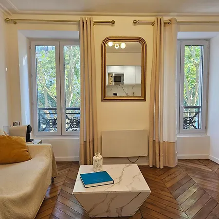 Highstay Champs Elysees Arc De Triomphe