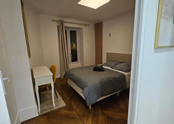 Highstay Champs Elysees Arc De Triomphe