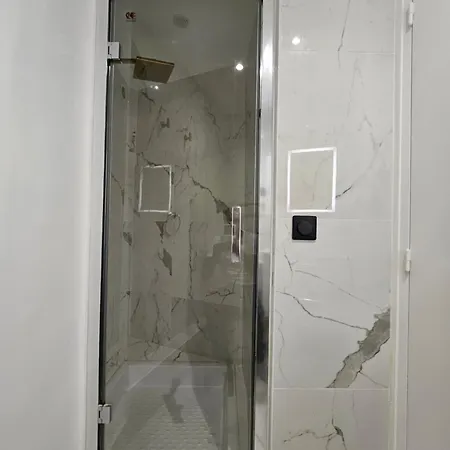 Highstay Champs Elysees Arc De Triomphe * Parigi